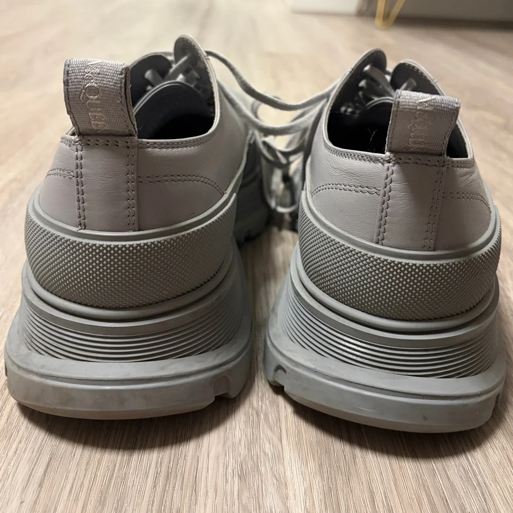 Alexander McQueen Tread Slick Low Top Sneaker - Picture 5 of 7